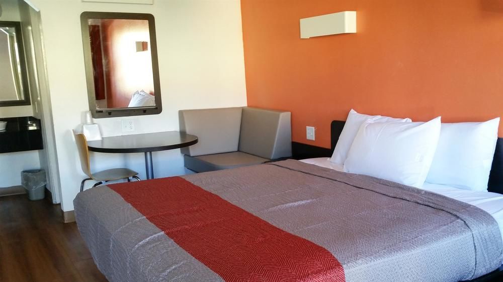 Motel 6-Blue Springs, Mo ภายนอก รูปภาพ
