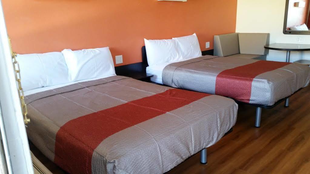 Motel 6-Blue Springs, Mo ภายนอก รูปภาพ