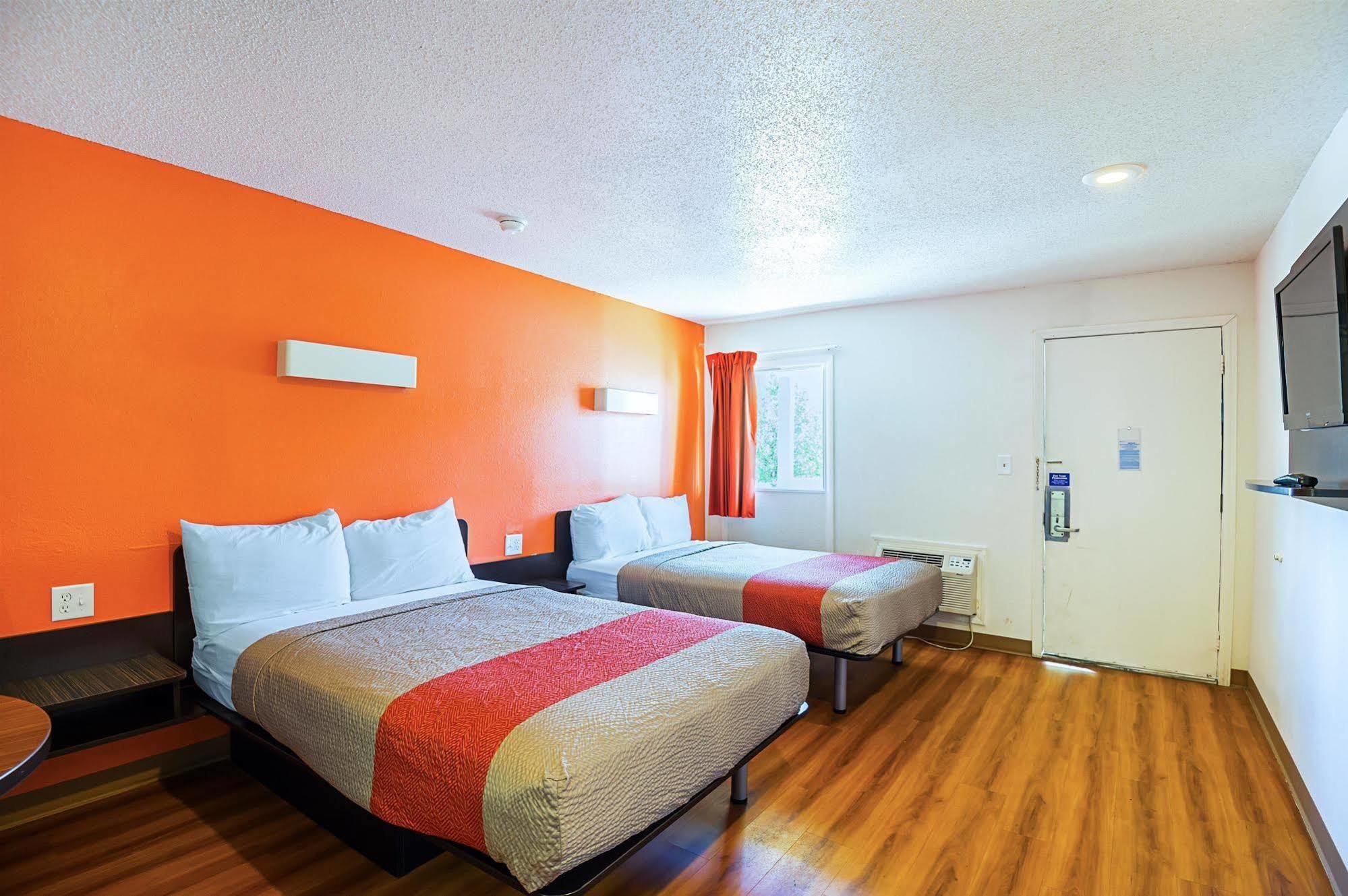 Motel 6-Blue Springs, Mo ภายนอก รูปภาพ