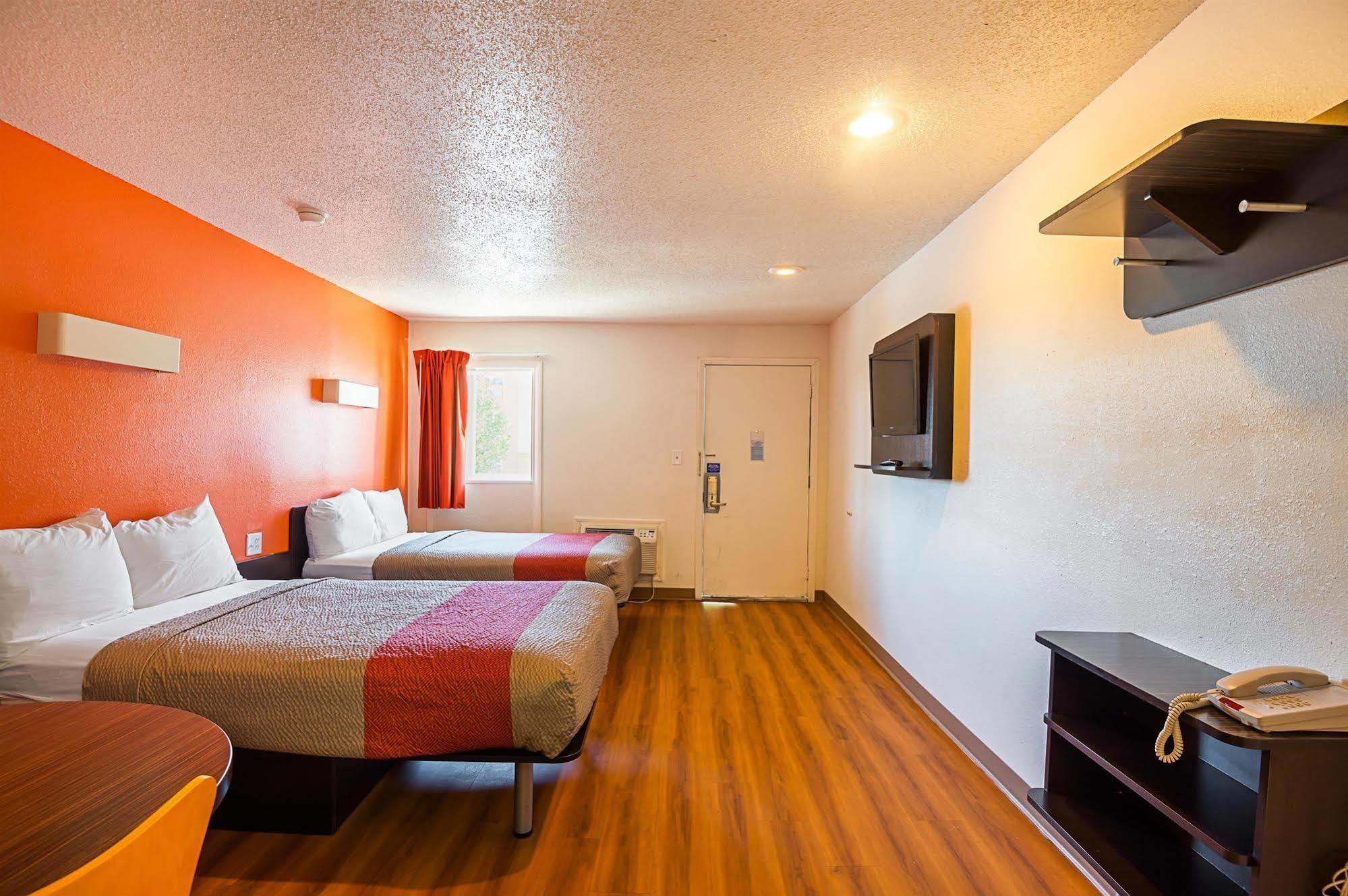 Motel 6-Blue Springs, Mo ภายนอก รูปภาพ